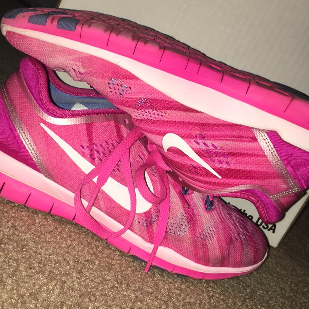 pink nike free 5.0